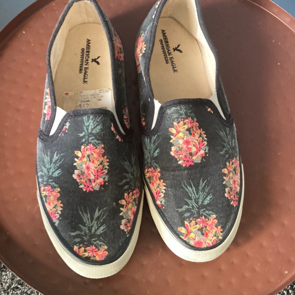 American Eagle Floral Loafers Size 9 Used